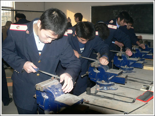 石家莊鐵路技校機械實訓 機電技術應用專業(yè)介紹 中專中技