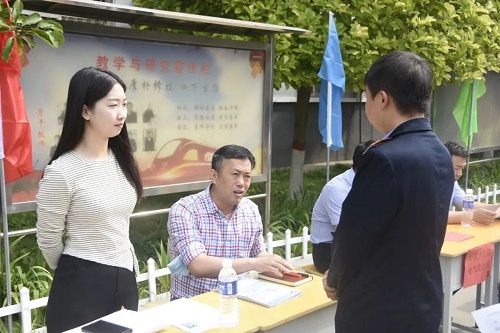 石家莊鐵路學校2023年5月就業(yè)雙選會現(xiàn)場 石家莊鐵路學校2023年5月就業(yè)雙選會現(xiàn)場 教育資訊 第2張